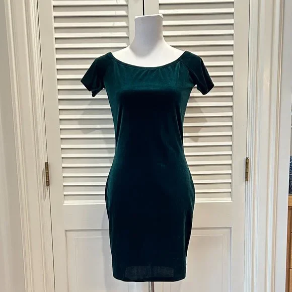 sachin and babi light blue dress Soft n smooth long-sleeved emerald velvet skater